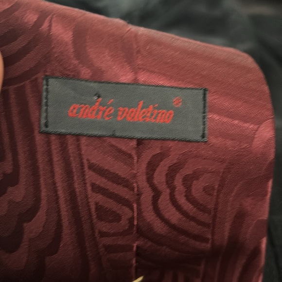 🔥 Andre Valetino 💯 % silk Necktie Red78054 RN # 45590 serial # 6562713399